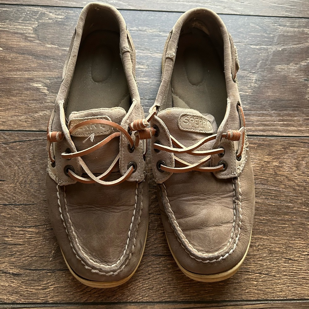 BROWN SPERRY BOAT SHOES